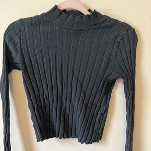 GUC!!! basic army green mockneck from ZARA